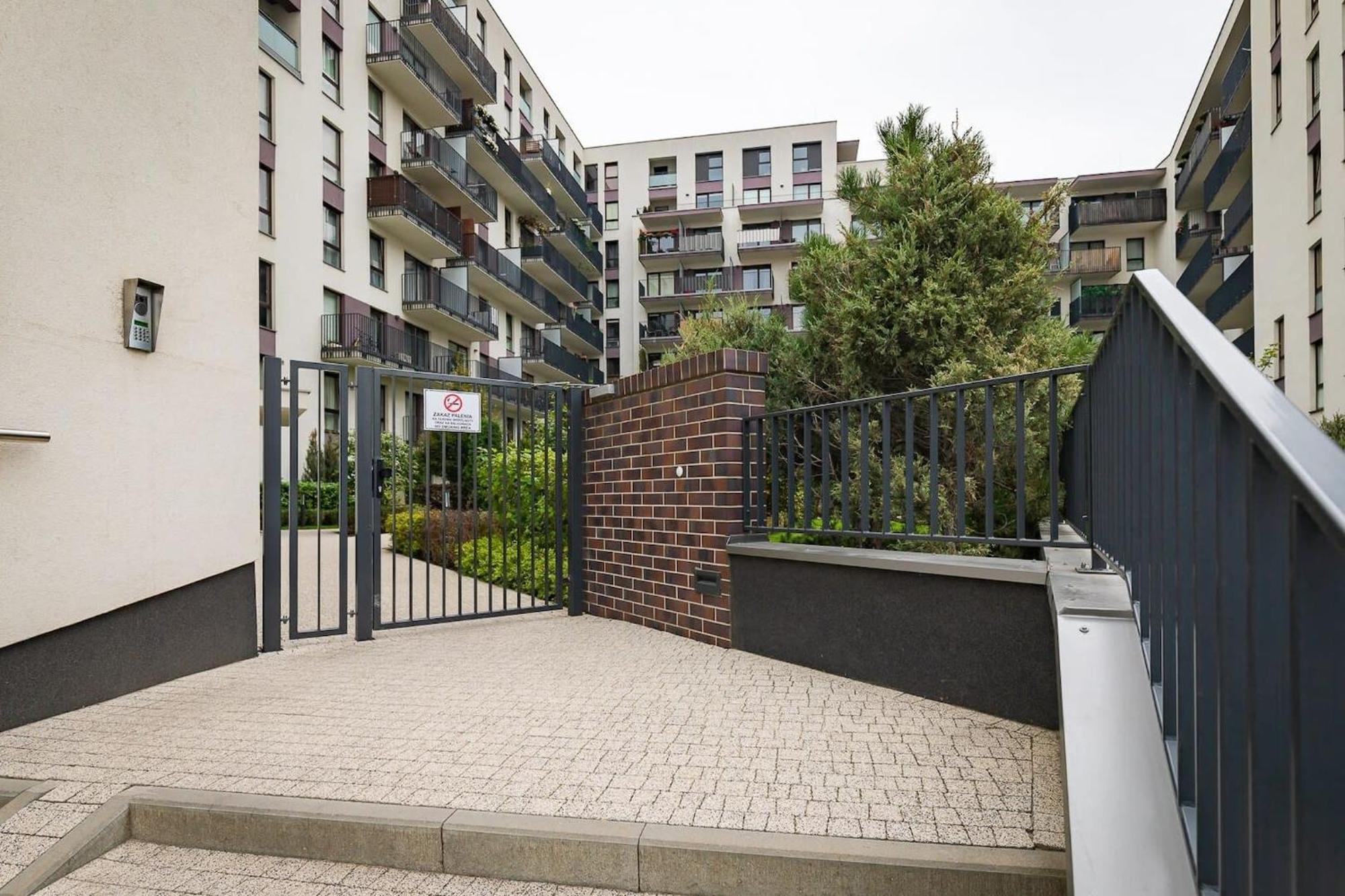 Burakowska 16 - Modern Apartment With Balcony Noclegi Renters 华沙 外观 照片